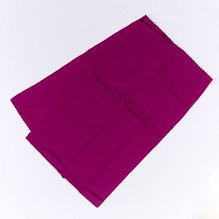 HERMÈS.
Large silk, cashmere and violet wool stole