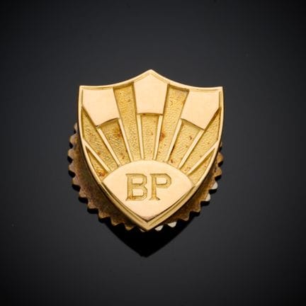 BRITISH PETROLEUM Cie.
Pins en or jaune 750 milliè