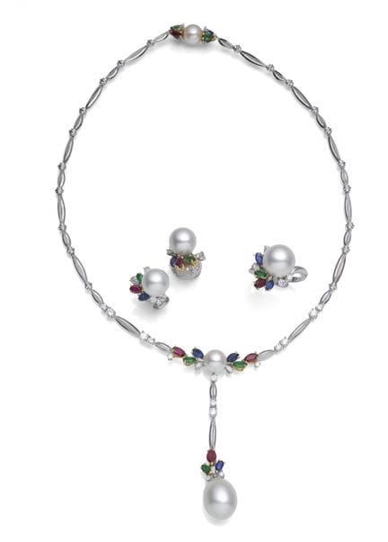 Conjunto de joyas con perlas del Mar del Sur y pie