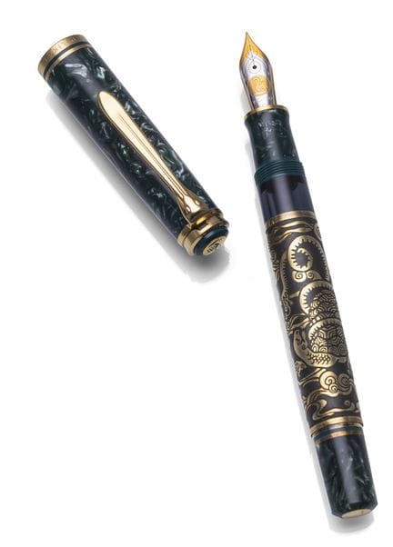 PELIKAN LEGEND OF XUAN WU FOUNTAIN PEN
L. 14 cm

L