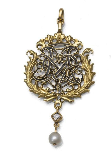 Colgante de oro con monograma coronado
hacia 1900

