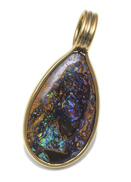 Colgante de ópalo
Probablemente Alemania

2,7 x 6,
