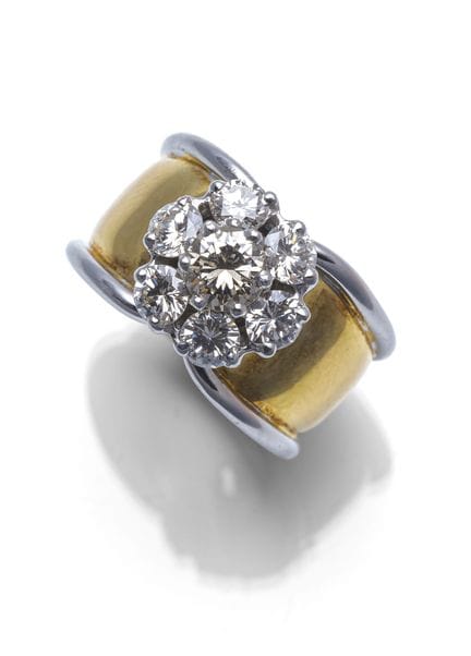 Brillant Ring
RM 52

750/000 Gelb- und Weißgold. S