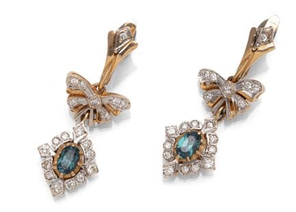 Diamant Ohrhänger
1,4 x 3,9 cm

585/000 Rotgold (g