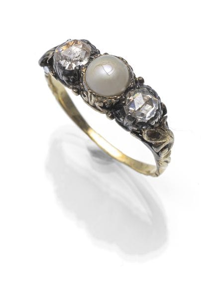 Historischer Ring
Um 1850

RM 56

585/000 Gelbgold