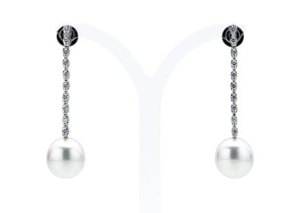 Paar Perl-Diamant-Ohrhänger
L. 4,5 cm

750 Weißgol