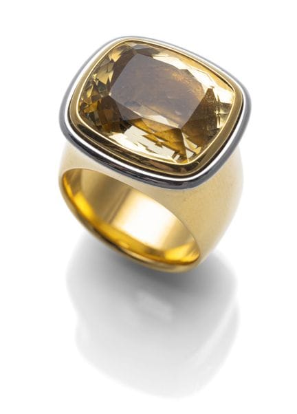 Bague en béryl doré
Munich 1998

RM 58

Or jaune 7