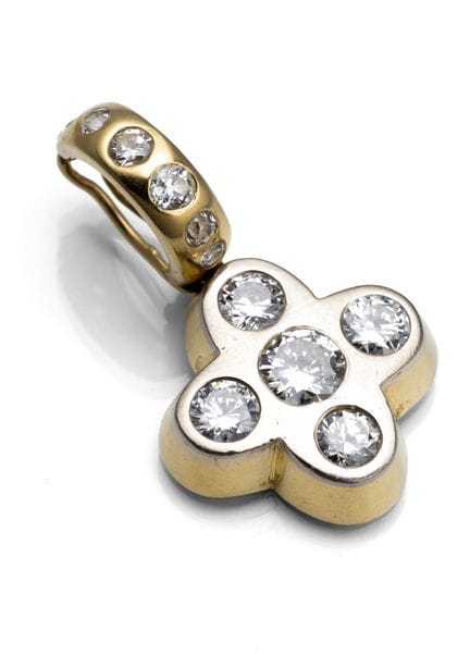 Colgante con clip de diamantes «Cruz»
1,9 x 3,2 cm