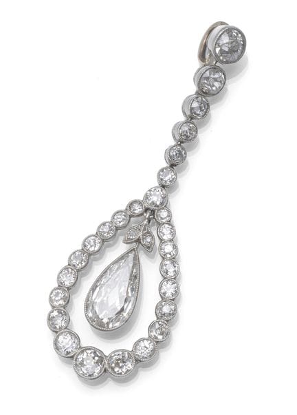 Colgante de diamantes
1930/1940

1,7 x 5,2 cm

Oro