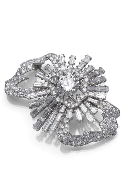 Exzellente Diamant Brosche Entourage
Frankreich um