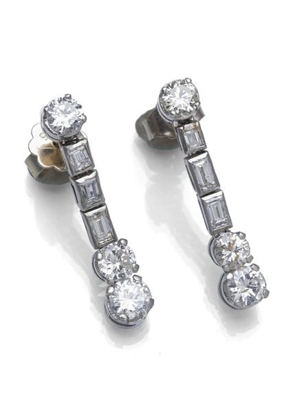 Diamant Ohrhänger
L. 2,5 cm

Platin (getestet) mit