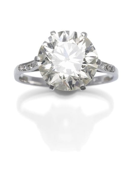 Bague sertie de diamants
RM 55

Or blanc 750/000 (