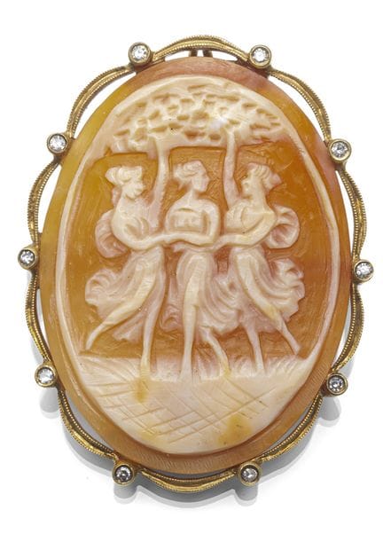 SHELL CAMEO BROOCH/PENDANT
3,4 x 4,4 cm

585/000 y