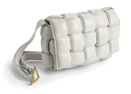 Bottega Veneta
18 x 26 x 8 cm, Riemenlänge 95-120 