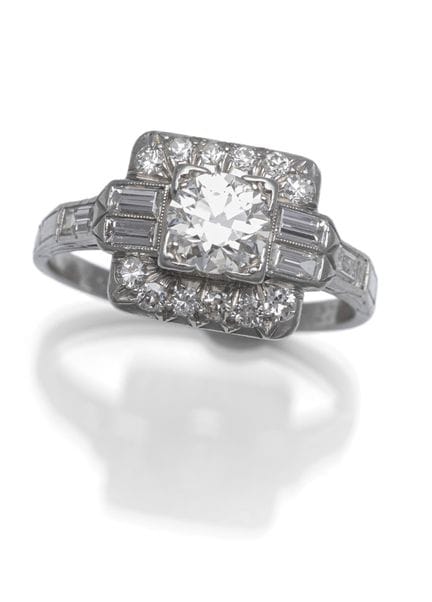 Art Déco Diamant Ring
RM 56

Platin (gestempelt). 