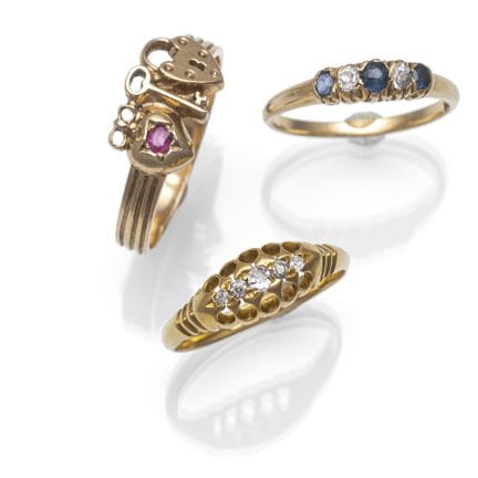 Konvolut Liebesring & zwei historische Ringe
RM 55