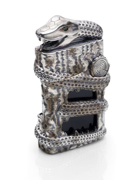 Mechero DUPONT «Snake»
Francia, 2013

19,5 x 14 cm