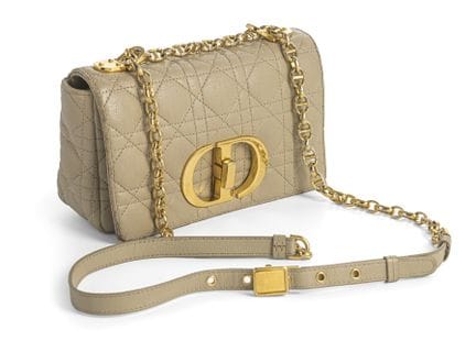 Dior
purchased in 2021

20 x 13,5 x 7 cm, Riemenlä