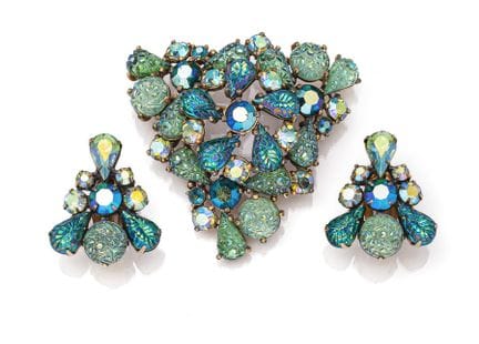 SCHIAPARELLI VINTAGE SET - EARCLIPS AND BROOCH
Fra