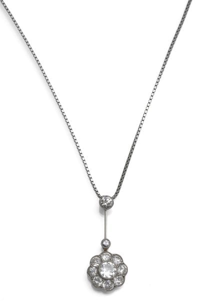 Colgante de diamantes con cadena
hacia 1920/30

L.