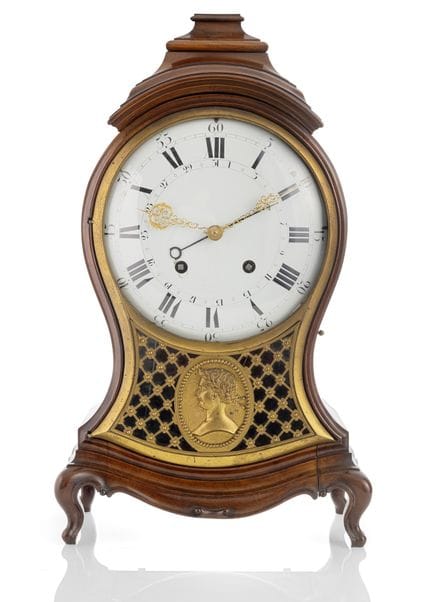 Pendule de Neuchâtel
Suisse, XVIIIe siècle

H. 58 