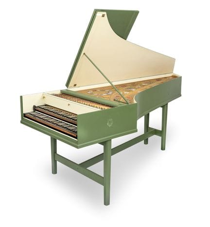 Clavecin à deux claviers
XXe siècle

94 x 240 x 95