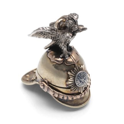 Elmo in miniatura con doppia aquila in oro e argen