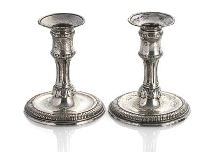 Paire de chandeliers en argent de l'époque de Geor