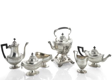 Service à café et à thé raffiné en argent
Tiffany 