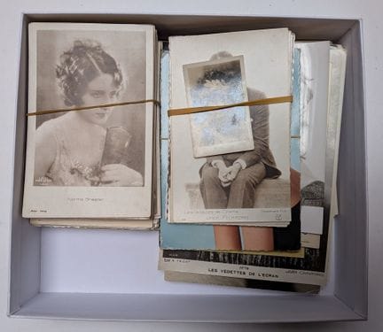 Sammlung verschiedener Postkarten: Prominente, Kün