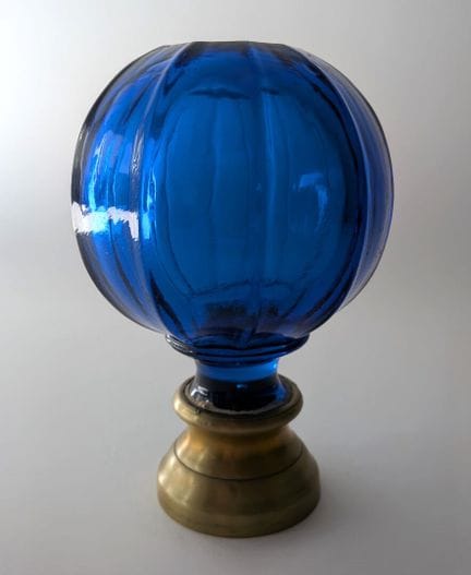 Bola de escalera de cristal azul con decoración de