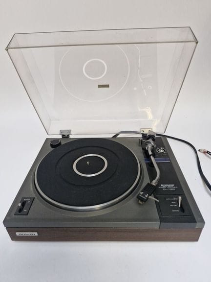 PIONEER.
Tocadiscos PL-1120.