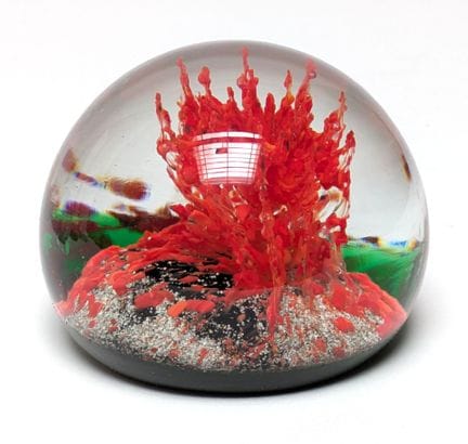Sulfuro de vidrio fundido decorado con una inclusi