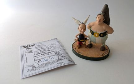 PIXI. 
"Uderzorix" y "Goscinnyrix". 
Estatuilla es