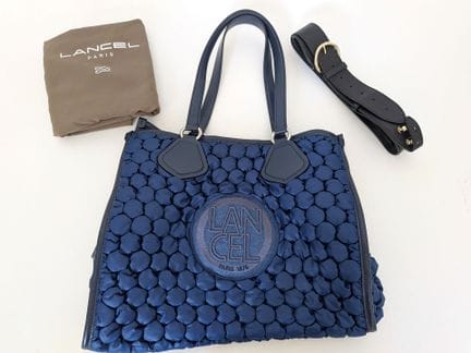 LANCEL Paris. 
Bolso tipo «cabas» de lona acolchad