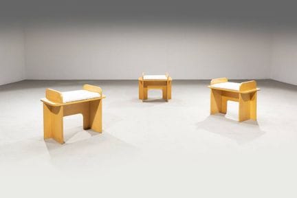 意大利制造
三张凳子
胶合板插接结构，布艺软垫。
70年代
50.5×60×38.5厘米