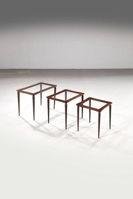 PARISI ICO
Lot de trois tables gigognes
Structure 
