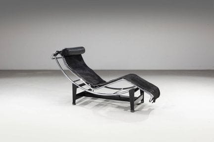 LE CORBUSIER
Chaise longue LC4
Piètement en acier 