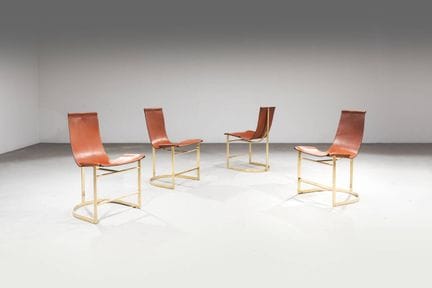 FABRICATION ITALIENNE
Quatre chaises
Structure en 