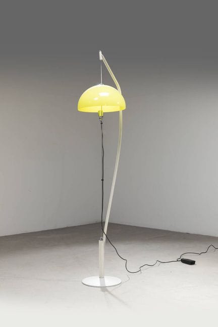 FABRICATION ITALIENNE
Lampe sur pied
Structure en 