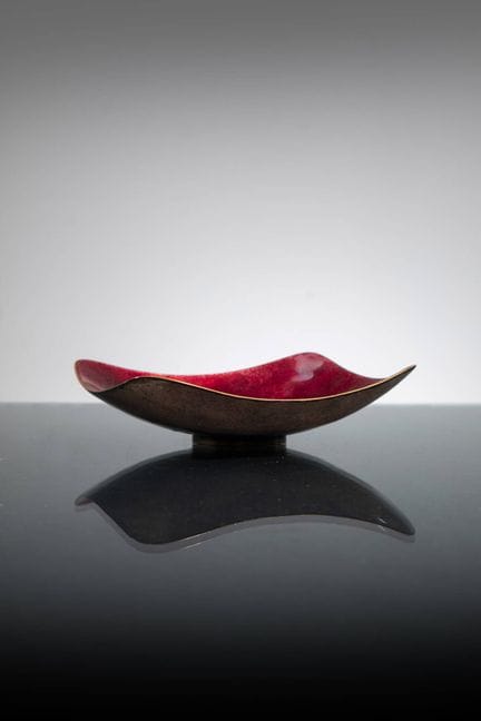 STUDIO DEL CAMPO
口袋清空器
搪瓷金属。
镌刻签名
70年代
直径 15.5 厘米

