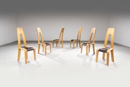 FABRICATION ITALIENNE
Six chaises
Structure en boi