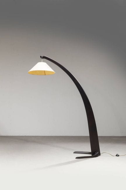 FABRICATION ITALIENNE
Lampe sur pied
Structure en 