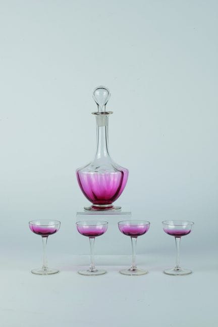 Service à liqueur : carafe avec quatre verres à li