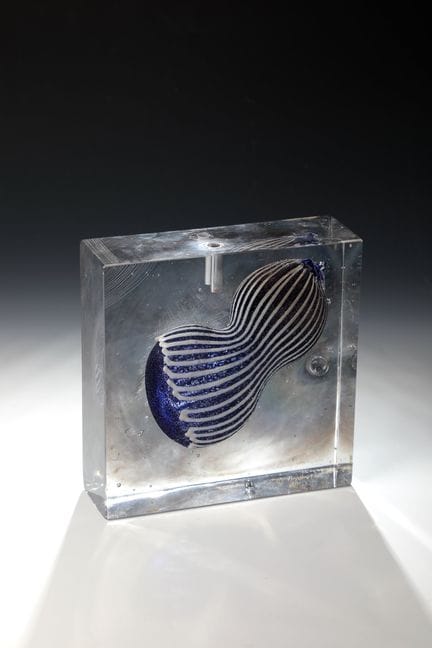 Objet Oiva Toikka. Verre incolore et massif. Décor