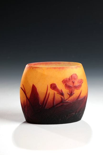 Petit vase « Fleurs de Tabac » Daum Frères, Nancy,