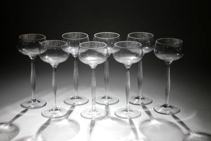 Lot de huit verres à boire de la manufacture de cr