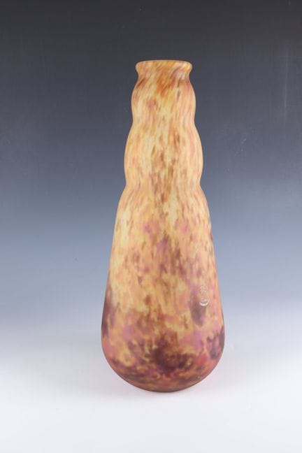 Vase André Delatte, Nancy, années 1920. Verre inco