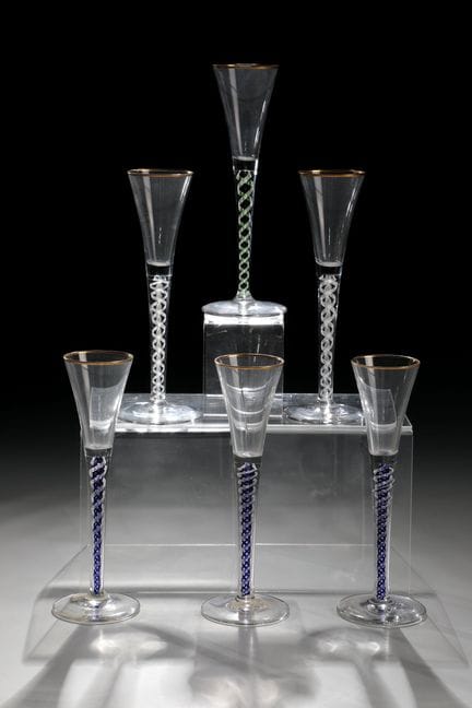 Lot assorti de six verres à liqueur
Lot assorti de