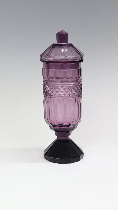 Tasse à couvercle
Gobelet à couvercle de Bohême, v